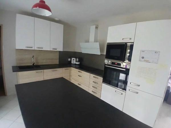 Vente                                                      Maison
                        
                     5 pièces                      108 m2                     à Saint-Sébastien-sur-Loire
