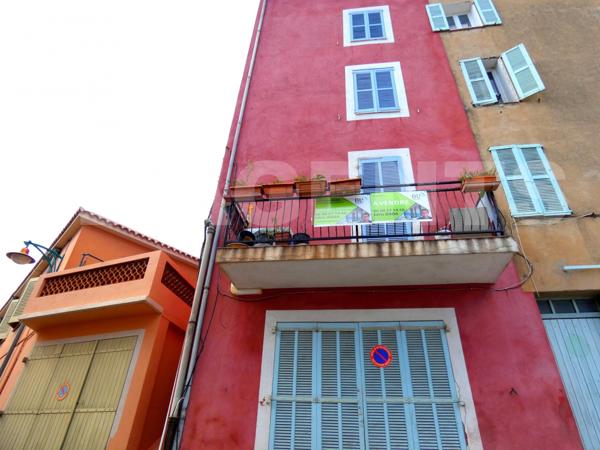 Le Muy centre-ville  (83490) - Triple exposition - Toute commodités et écoles à pied - Impasse