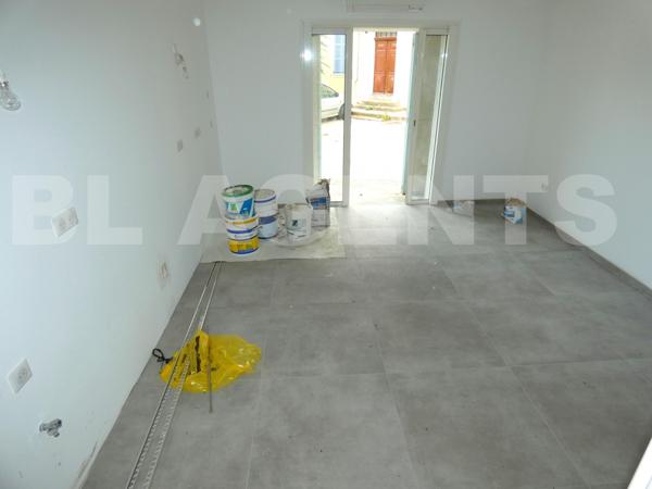 Le Muy centre-ville  (83490) - Triple exposition - Toute commodités et écoles à pied - Impasse