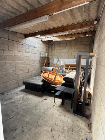 BREST, PLACE DD STRASBOURG, RARE, APT T2, BAIGNOIRE, GARAGE, CAVE, FAIBLES CHARGES, DERNIER ETAGE