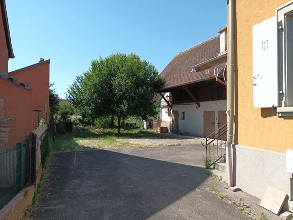 Maison avec dépendances sur 7 ares de terrain