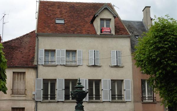 Immeuble à vendre    14 pièces •  Neuilly-Saint-Front