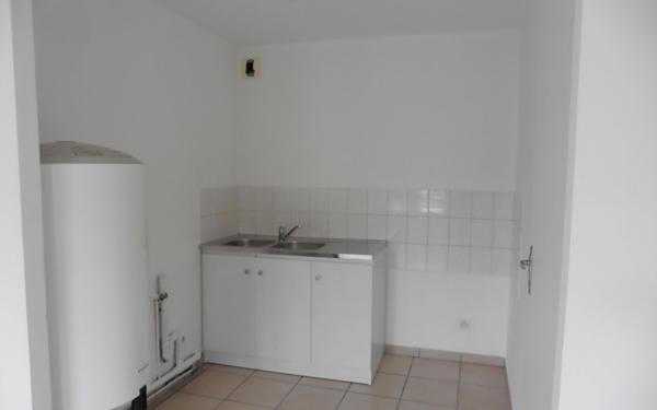 Immeuble à vendre    14 pièces •  Neuilly-Saint-Front