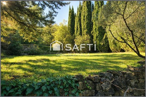 Terrain Constructible 3100 m2 avec Mazet