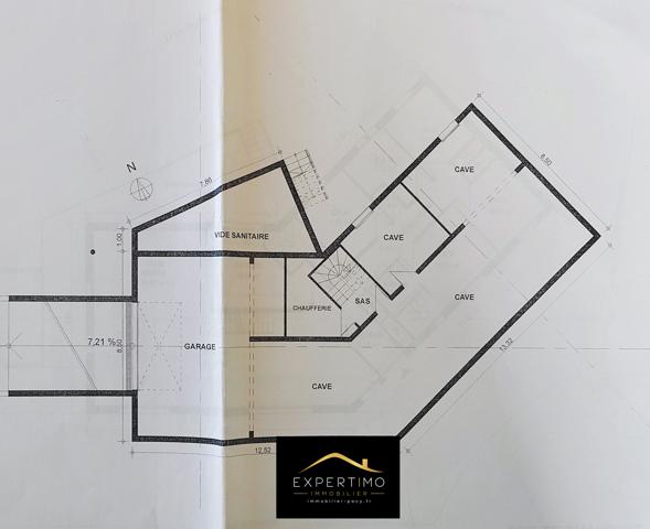 Maison moderne lumineuse sur sous-sol total de 175 m² habitable avec grand garage pour 6 voitures.
