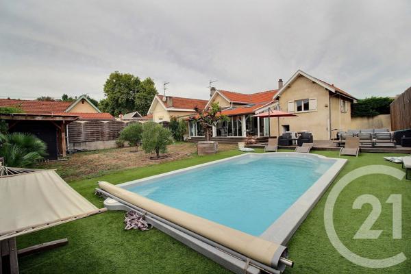 Maison à vendre  6 pièces - 147 m 2   PESSAC  - 33