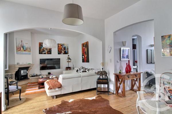 Maison à vendre  6 pièces - 147 m 2   PESSAC  - 33