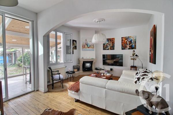 Maison à vendre  6 pièces - 147 m 2   PESSAC  - 33