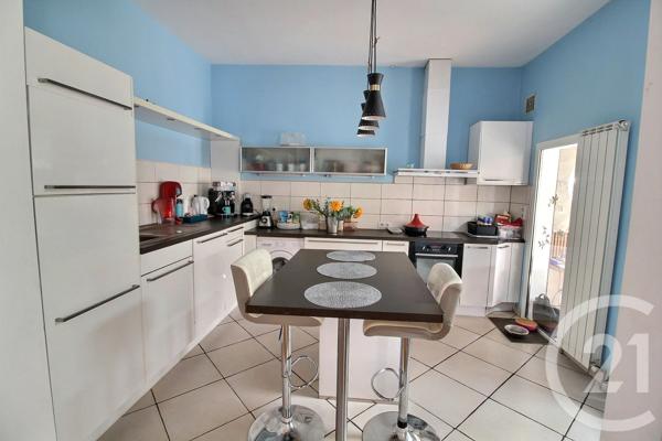 Maison à vendre  6 pièces - 147 m 2   PESSAC  - 33