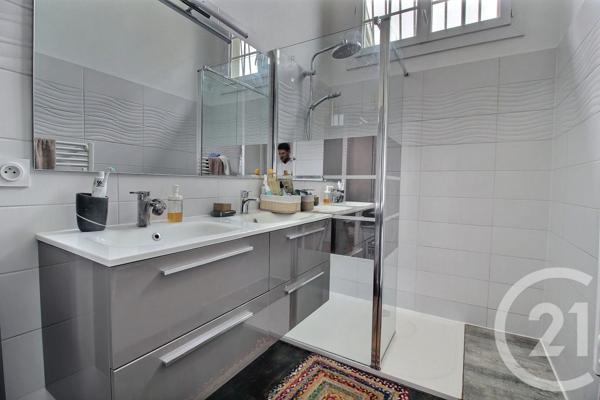 Maison à vendre  6 pièces - 147 m 2   PESSAC  - 33