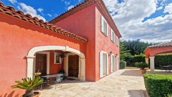 La Calmette (30190) Belle villa avec piscine à vendre prochet Nîmes et Uzes