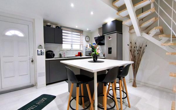 Appartement à vendre    4 pièces • 96,70 m2 La Seyne-sur-Mer