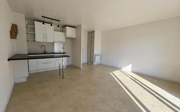 Appartement à vendre    1 pièce • 31,17 m2 Saint-Germain-lès-Corbeil