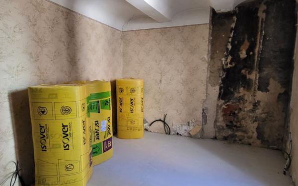 Immeuble à vendre    9 pièces • 200 m2 Largentière