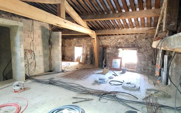 Immeuble à vendre    9 pièces • 200 m2 Largentière