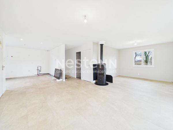 A vendre à Saint Santin Cantales, sur terrain d'environ 700m², mais de type 4 de plain pied, avec garage.