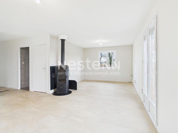 A vendre à Saint Santin Cantales, sur terrain d'environ 700m², mais de type 4 de plain pied, avec garage.