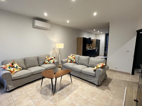 Grand appartement moderne climatisé avec terrasse