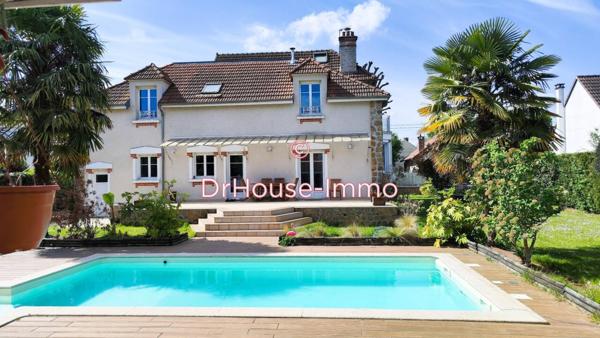 Maison à vendre 8 pièces de 253 m²