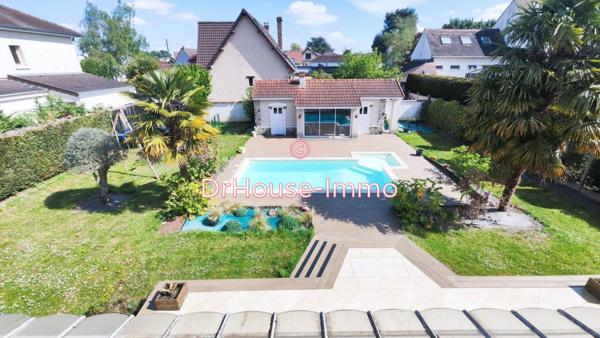 Maison à vendre 8 pièces de 253 m²