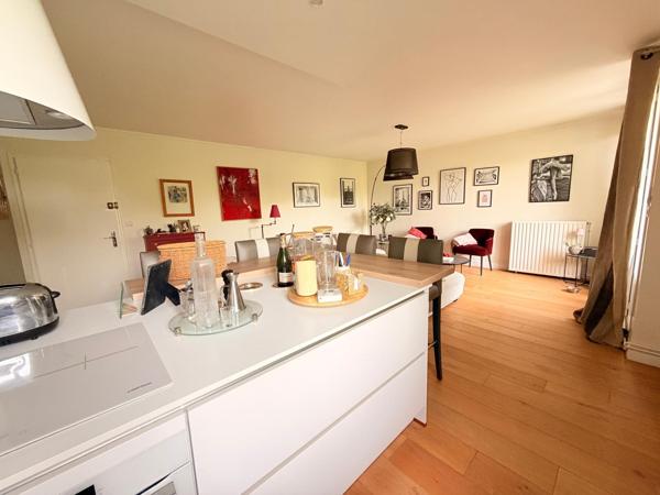Bel appartement avec jardin et garage privatifs