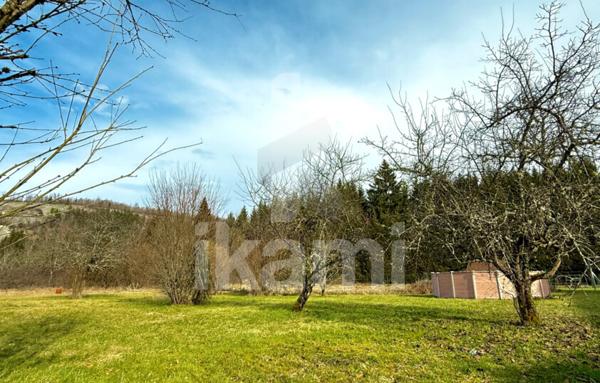 Appartement 7 pièces, 189 m2 de plain pied avec cour, jardins et annexes de 73 m2