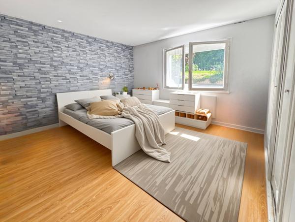 Montmerle-sur-Saône (01090) Deux maisons sur propriété familiale a Montmerle-sur-Saône – Ensemble avec piscine, sur terrain de 8000m²