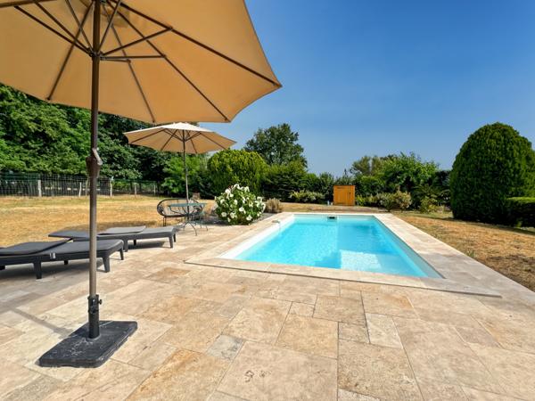 Montmerle-sur-Saône (01090) Deux maisons sur propriété familiale a Montmerle-sur-Saône – Ensemble avec piscine, sur terrain de 8000m²