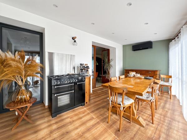 Montmerle-sur-Saône (01090) Deux maisons sur propriété familiale a Montmerle-sur-Saône – Ensemble avec piscine, sur terrain de 8000m²