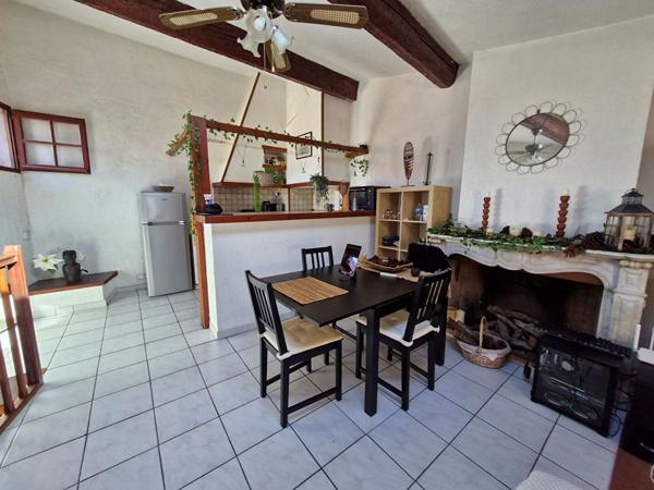 11100 NARBONNE PROCHE HALLES APPARTEMENT T2 REZ-DE-CHAUSSEE