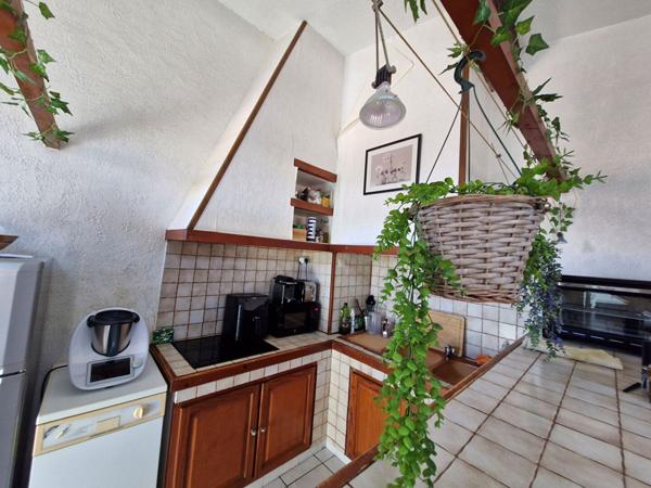 11100 NARBONNE PROCHE HALLES APPARTEMENT T2 REZ-DE-CHAUSSEE