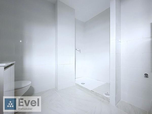 LOCATION MOYEUVRE GRANDE F3 RENOVE - BALCON