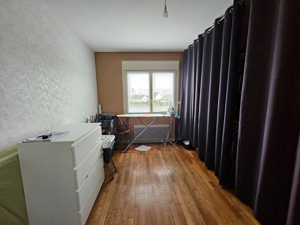 MAISON FAMILIALE RENOVEE 5 CHAMBRES JARDIN CLOS PROCHE CENTRE VILLE ECOLES COMMERCES