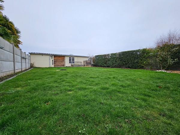 MAISON FAMILIALE RENOVEE 5 CHAMBRES JARDIN CLOS PROCHE CENTRE VILLE ECOLES COMMERCES