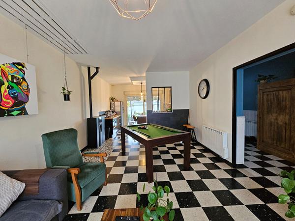 MAISON FAMILIALE RENOVEE 5 CHAMBRES JARDIN CLOS PROCHE CENTRE VILLE ECOLES COMMERCES