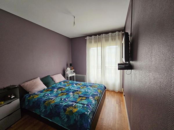 MAISON FAMILIALE RENOVEE 5 CHAMBRES JARDIN CLOS PROCHE CENTRE VILLE ECOLES COMMERCES