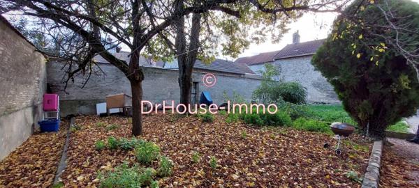 Immeuble à vendre de 304 m²
