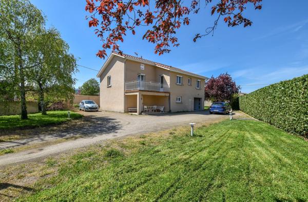 Charmante maison familiale prête à vous accueillir !!