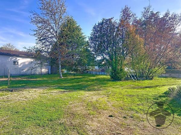 Vente Terrain 850 m2 à Coutras