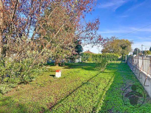 Vente Terrain 850 m2 à Coutras