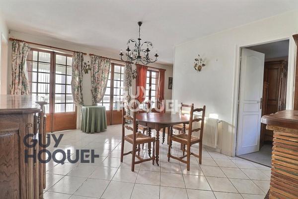 Beaumont le Roger, écoles et commerces à pied!