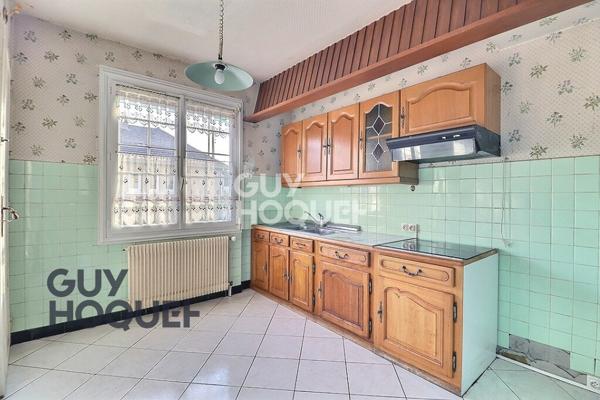 Beaumont le Roger, écoles et commerces à pied!