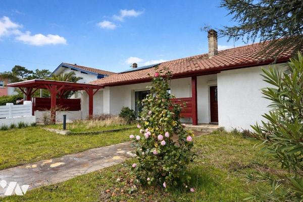 Maison à Vendre à CAPBRETON (40130) 
Dans un quartier calme, maison de plain-pied d'une superf...