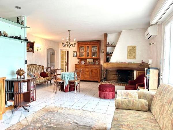 Maison à Vendre à CAPBRETON (40130) 
Dans un quartier calme, maison de plain-pied d'une superf...