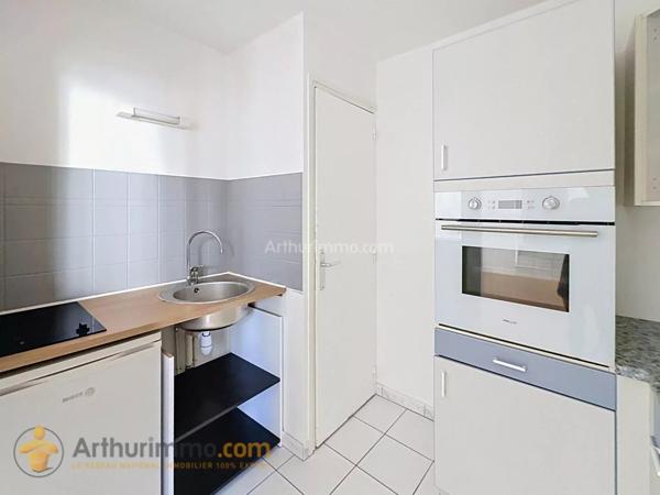Location                                                      Appartement
                        
                     2 pièces                                         à Reims