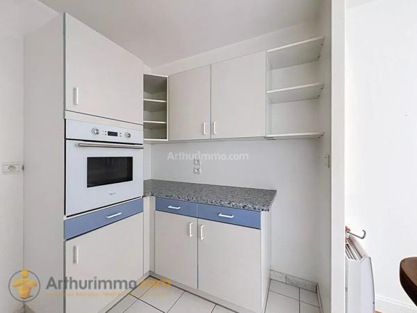 Location                                                      Appartement
                        
                     2 pièces                                         à Reims