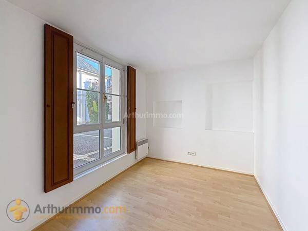 Location                                                      Appartement
                        
                     2 pièces                                         à Reims