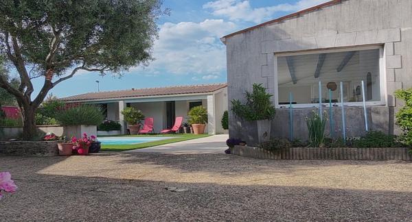 Villa de charme avec piscine à Marsilly