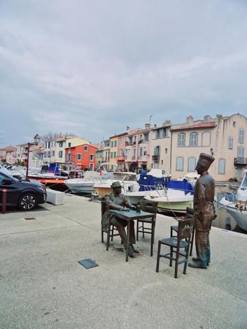 TRES BEL APPARTEMENT TYPE 2 MEUBLE SUR LA PRESQU'ïLE DE MARTIGUES