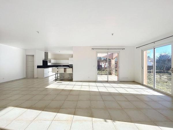 Maison de 2018 4 pièce(s)  +  garage 23m2 + terrain 1281m2